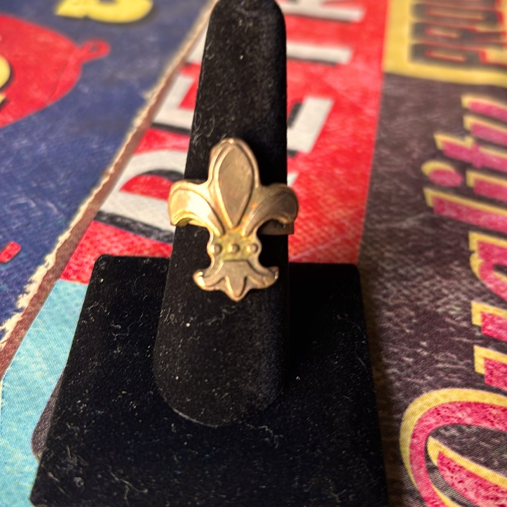 Fleur De Lis Ring